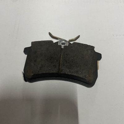 Задние тормозные колодки ROEWE I6 и MG5 OE 10400936 для требований заказчика