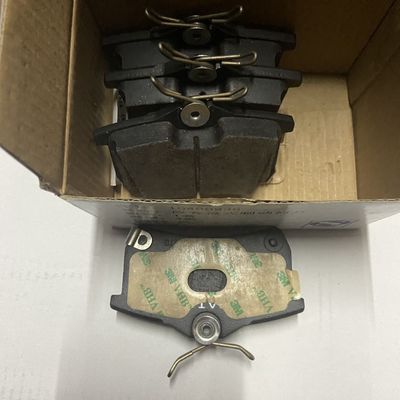 Задние тормозные колодки ROEWE I6 и MG5 OE 10400936 для требований заказчика